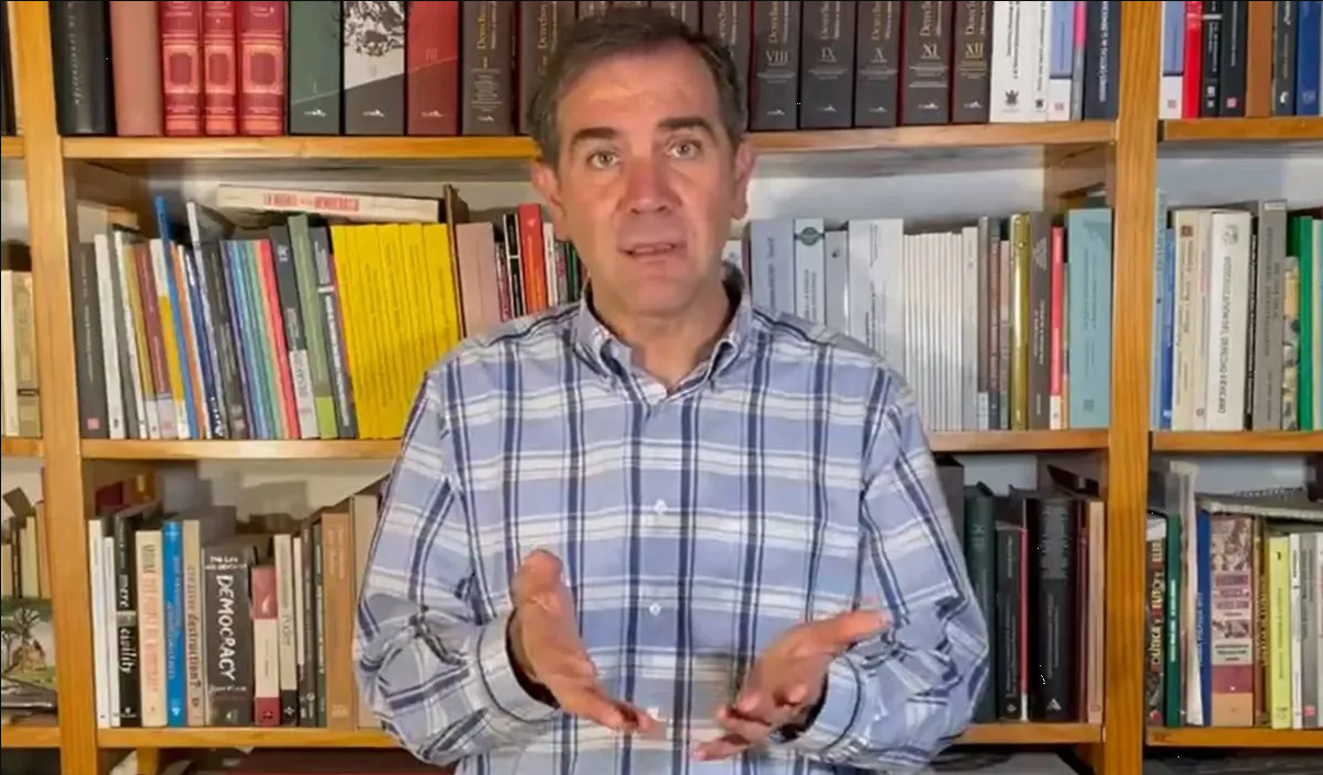 Lorenzo Córdova condena el mayoriteo para aprobar el Plan B