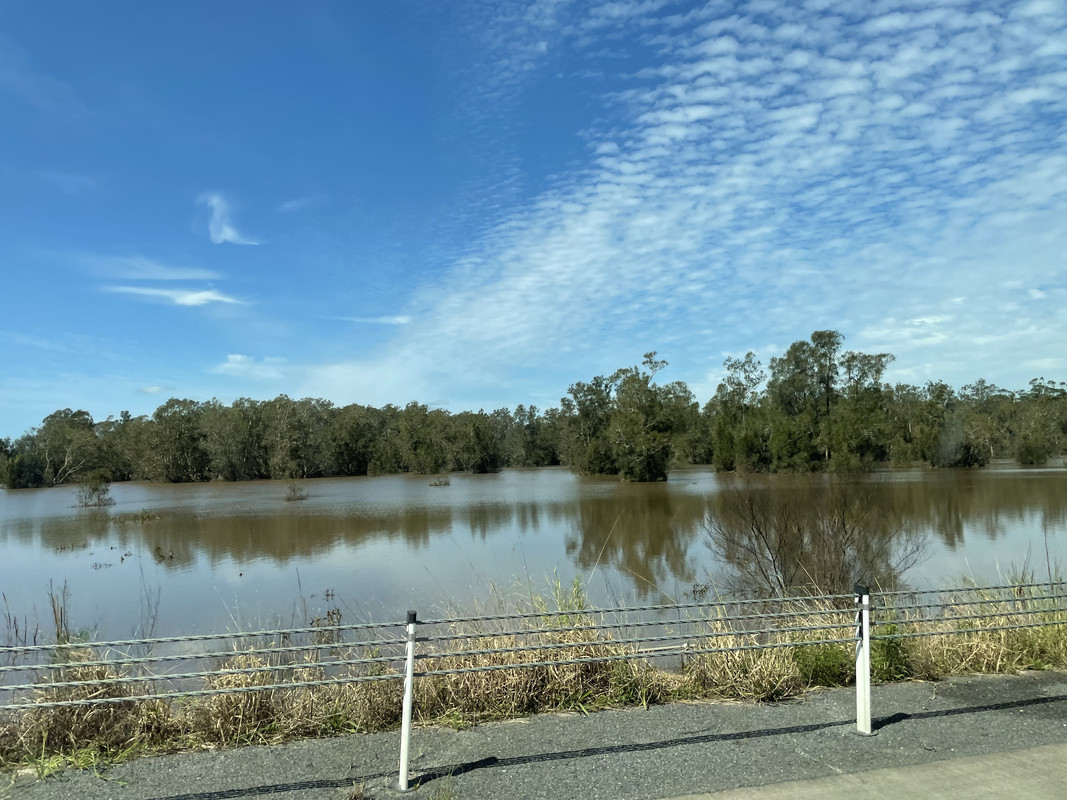 8F45E635-3FF9-4994-BDAD-F16A7D11E74B