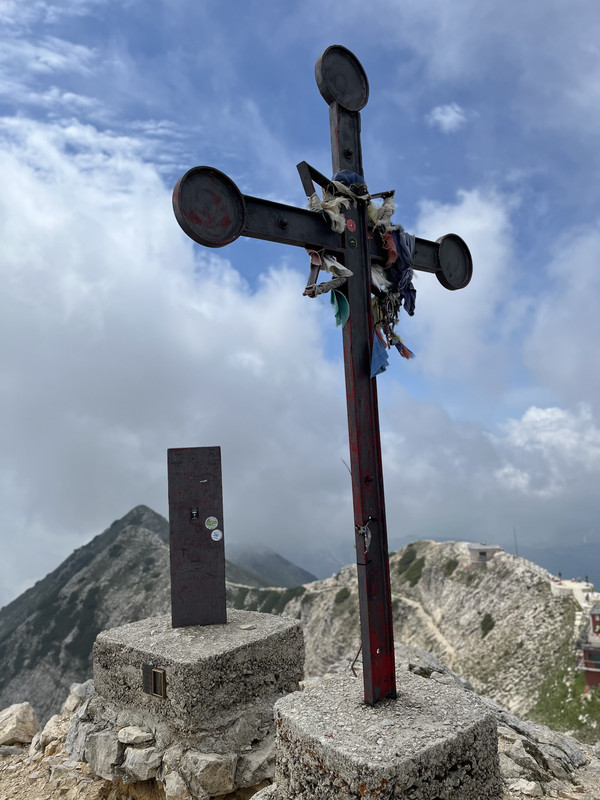 FD3CD5F9-1FDA-4BF5-B927-063D0F21A307