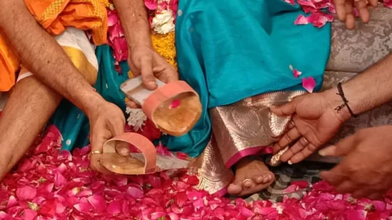 1-Lord-rama-MP-Ujjain-footwear-viral-1711102044360-1711102050797