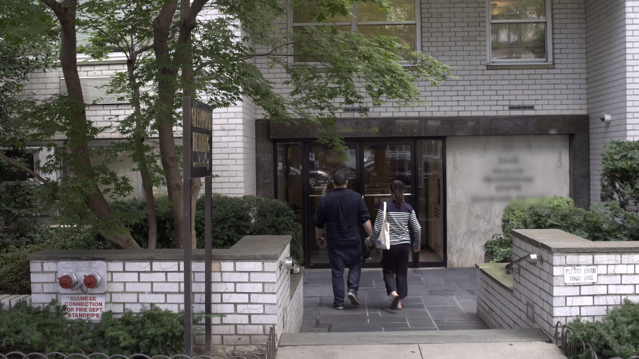 Ugly Delicious (2018) S02E01 Kids Menu (1080p NF Webrip x265 10bit EAC3 5.1 - Ainz)[TAoE].mkv[screen