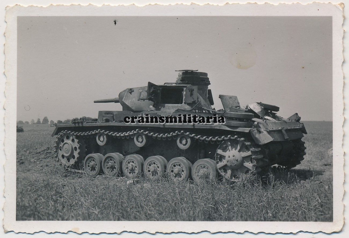 Orig. Foto Panzer III Tank bei Kampf im Gelände