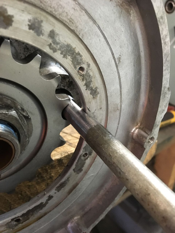 Sprocket locking tool in place