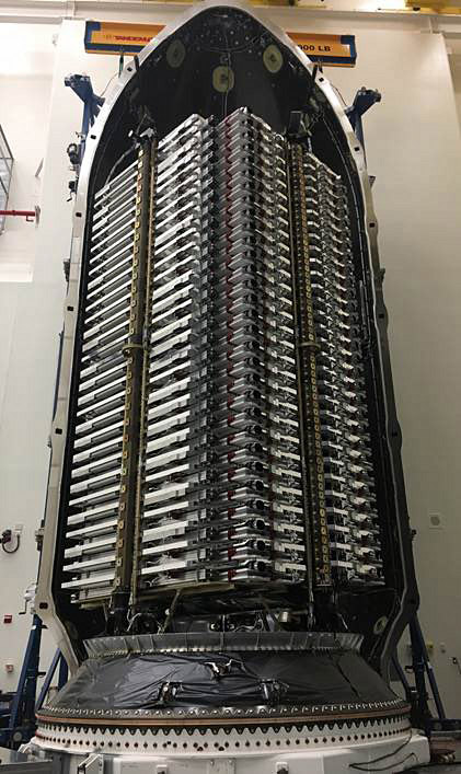 Starlink-60-satellites-in-one-fairing-Space-X-Elon-Musk-1