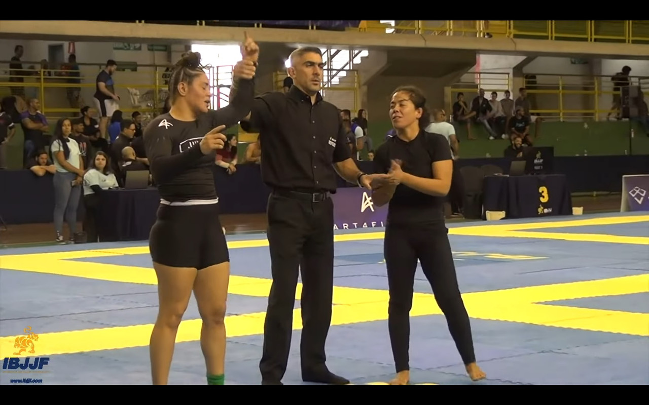 Legins-JIUJITSU657Eliza Vasconcelos vs Izabel Seki