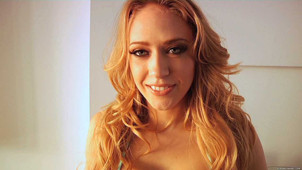 KLK - D3$3mp3ñ0D3l@ñ0 - 15617HD.mp4_snapshot_01.07.133