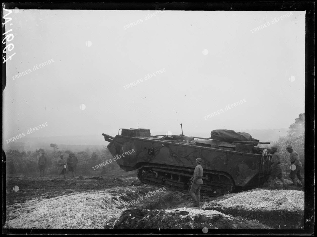 Mailly-le-Camp, chars Saint-Chamond à l'entrainement. [légende d'origine] (1)