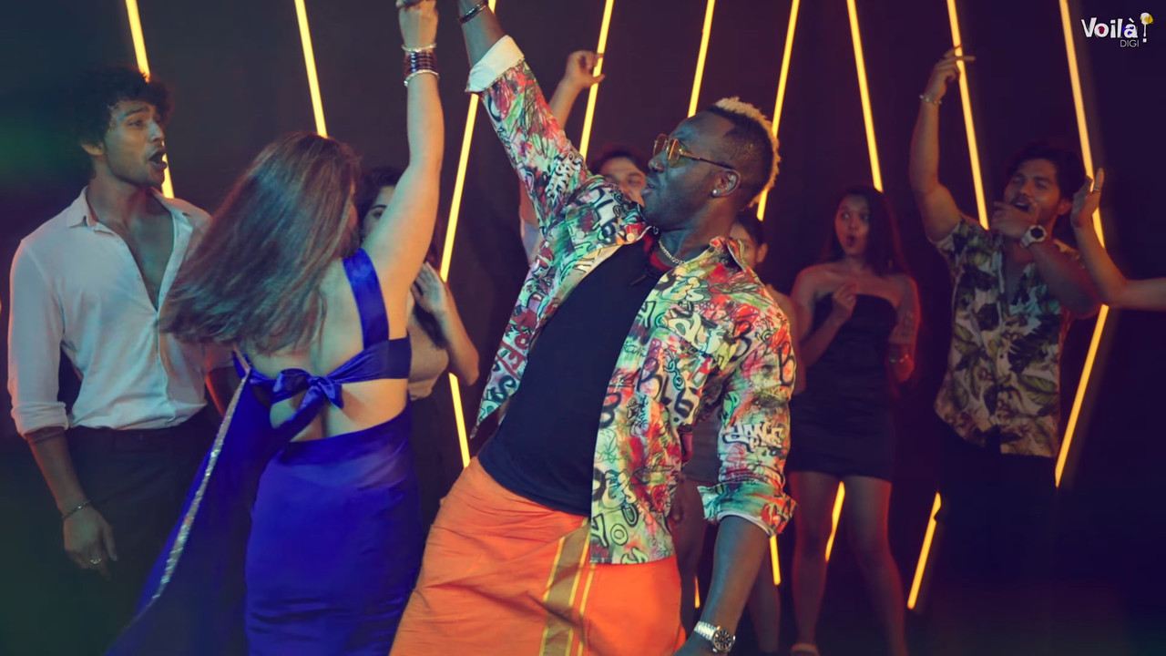 Avika Gor hot Sizzling Sexy Song Showing Big Boobs ,Cleavage,Deep Navel in Blue Saree.webm_snapshot_