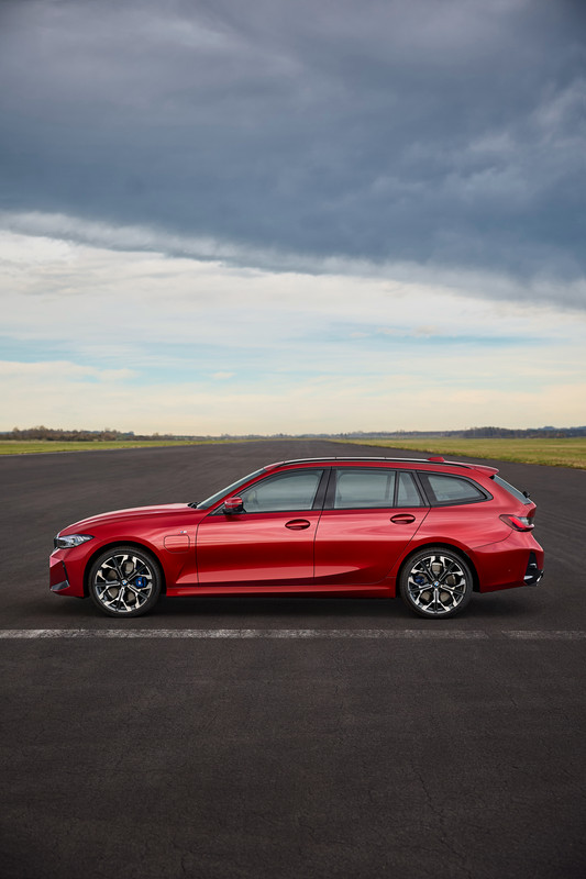 P90549657_highRes_the-new-bmw-330e-tou