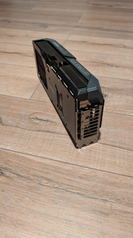 PXL 20251031 203803358 MP