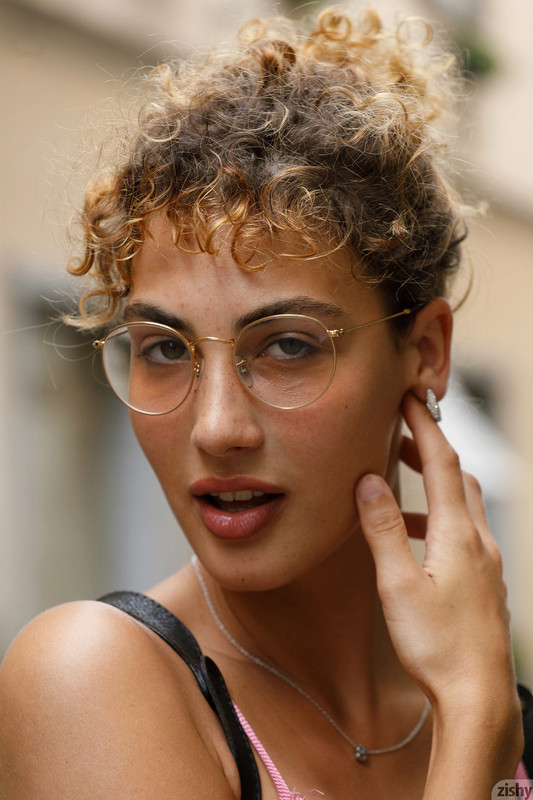 full_042_1223091339357906