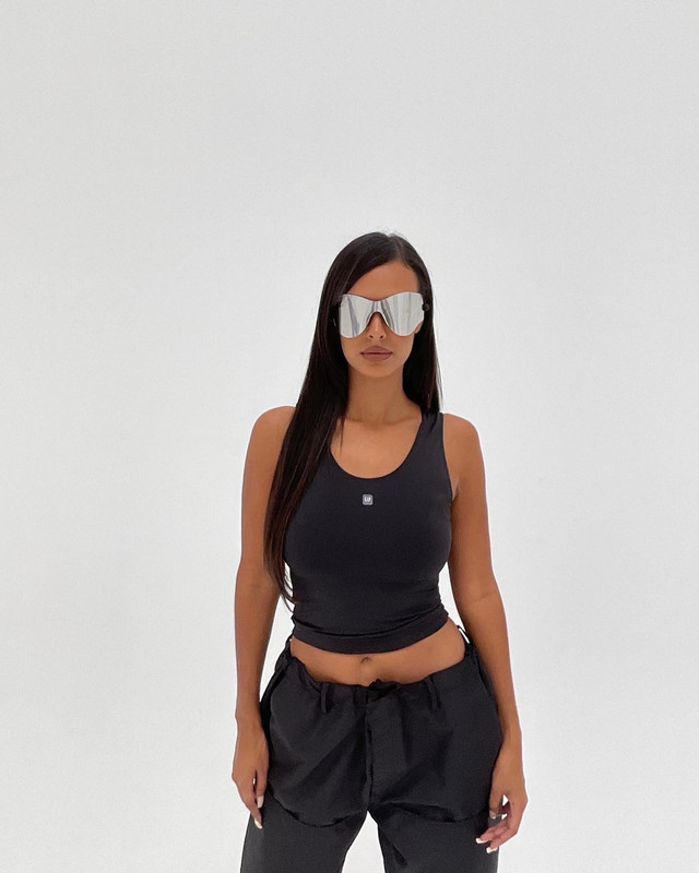 [Image: Fc354p4-Xk-AY4-I9.jpg]