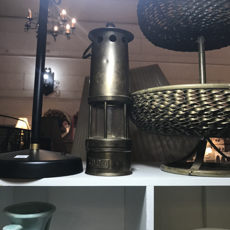 1A5AFA93-7BAC-4CB4-B1FE-6CDE16513640