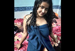 “Baby, meri chut me aag lagi hai” – Delhi girlfriend is horny after shower (Hindi dirty talk clear audio gandi gali )