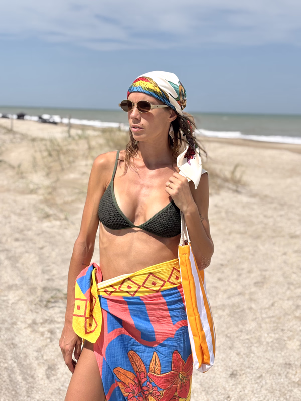 Vestido Pareo Bananas en uso