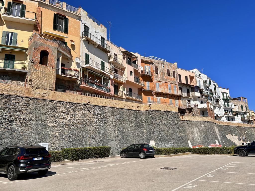 Жаркий сентябрь на побережье Тирренского моря. Жаркий сентябрь на побережье Тирренского моря.