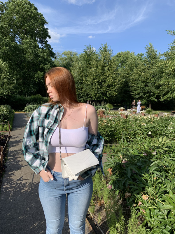 EE7AD1B1-663A-4E6C-A55C-FF9D3388D08F