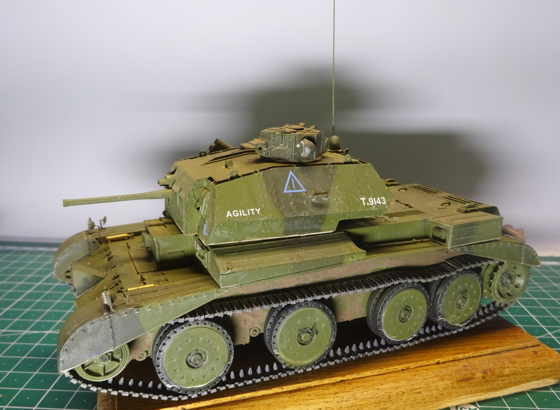 1/35ブロンコA13Cruiser Tank Mk IV Panzerkampfwagen Mk IV, 744(E) (A13) & UE Fuel Tank Trailer