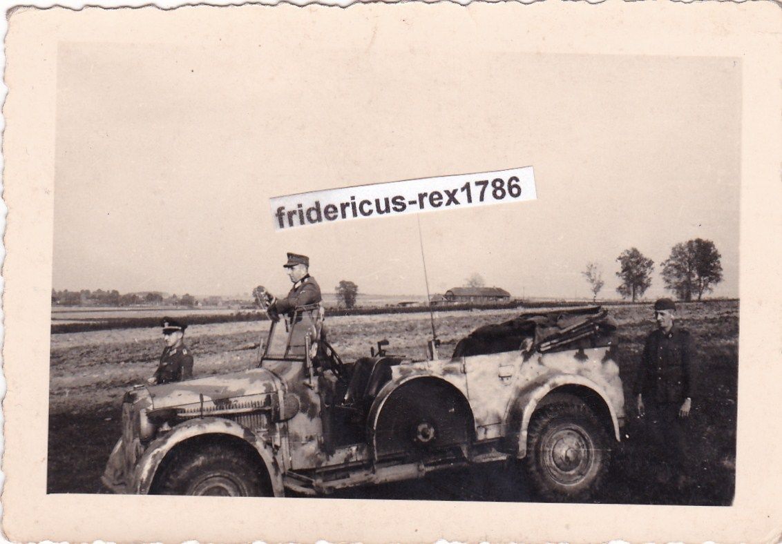 Foto elite Polizei im Einheits-PKW Kübel mit Fun