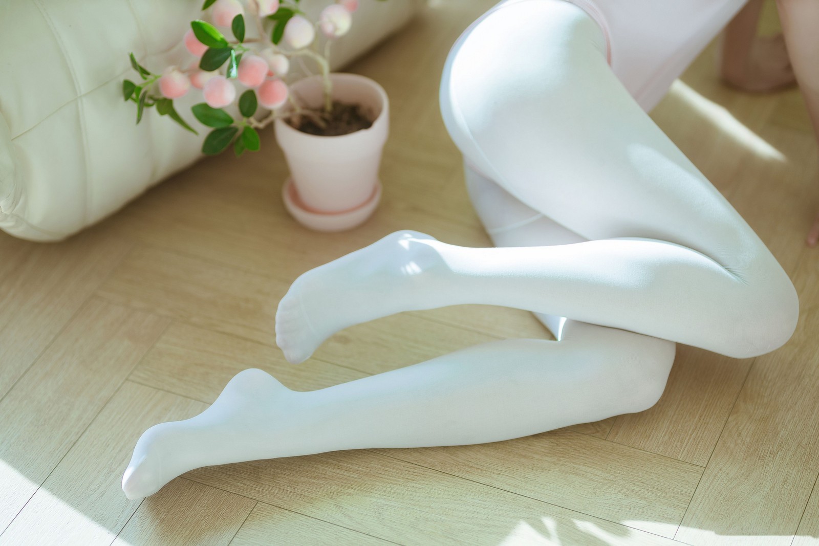 三無人型福利写真：白丝桃子甜美 COS 套图（60P／171.8M）插图6