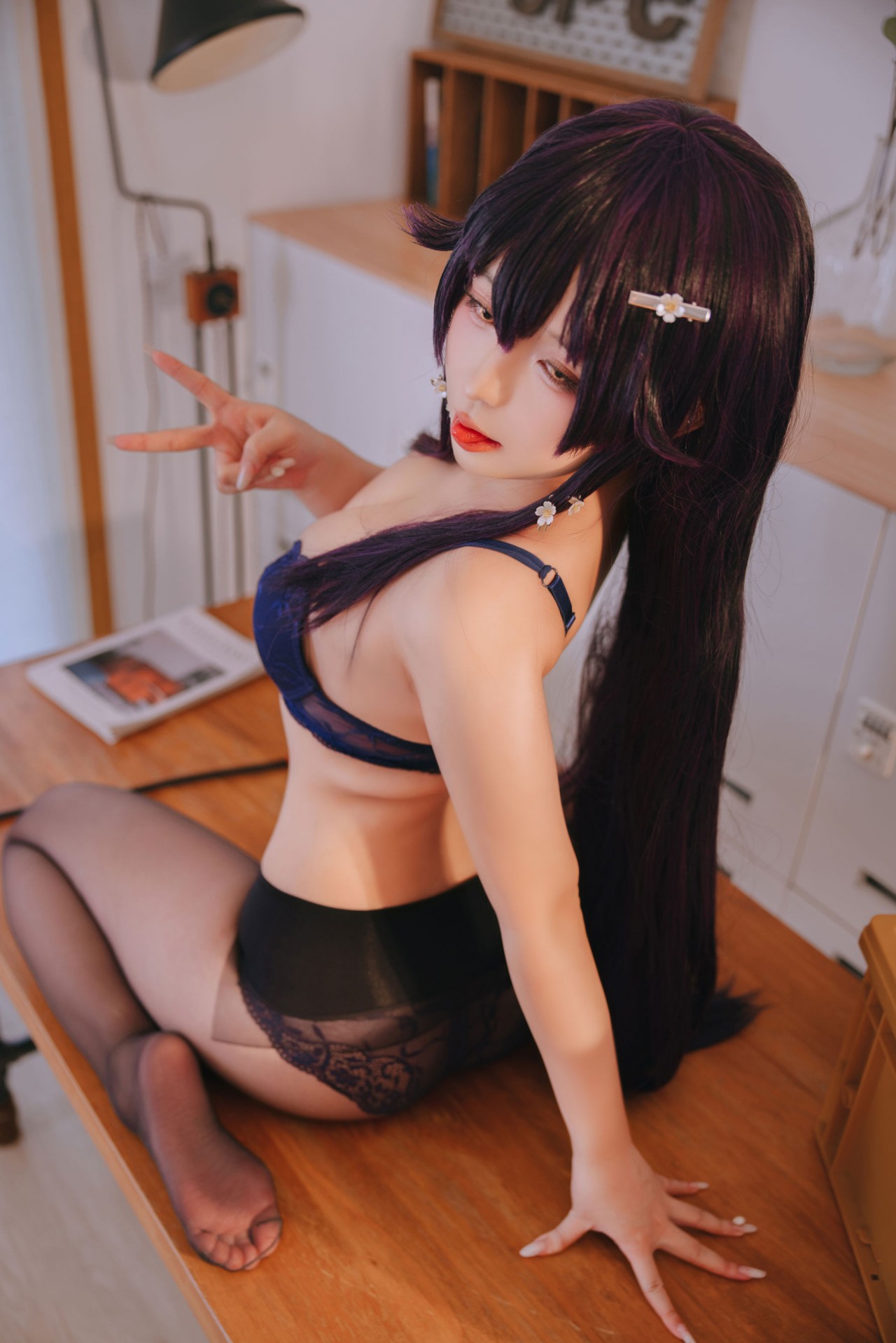 日 奈 娇《吾妻的指导课》Cosplay 作品写真图，黑色丝袜诱人看插图8