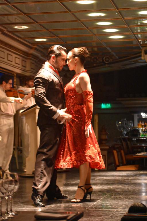 В джазе только девушки или аргентинско-бразильский калейдоскоп В джазе только девушки или аргентинско-бразильский калейдоскоп