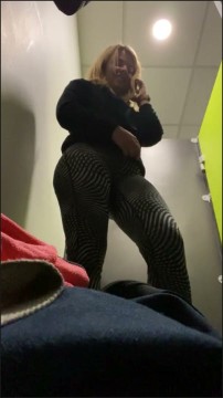 [Image: Voyeur23955121619.jpg]