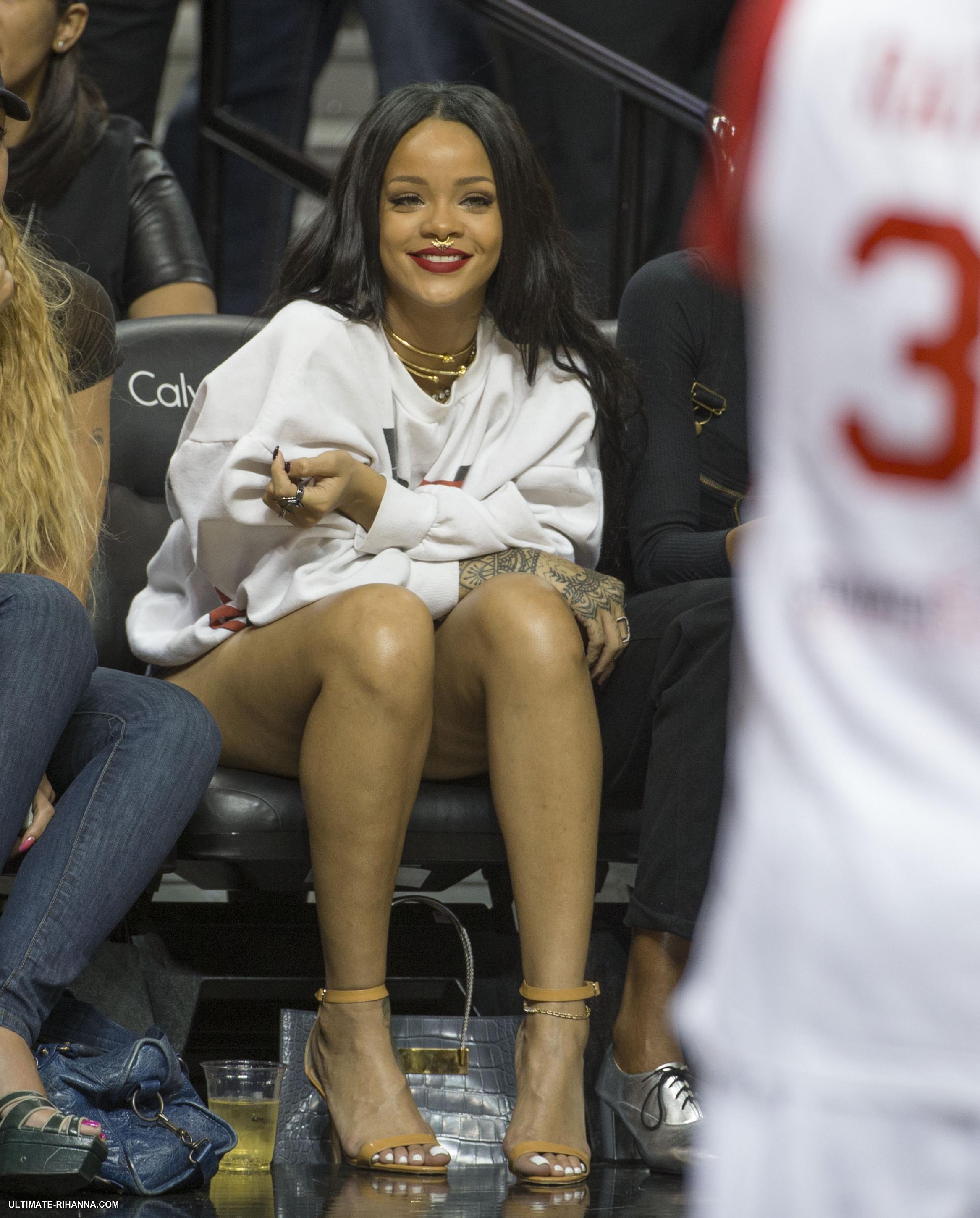 Rihanna Footjob