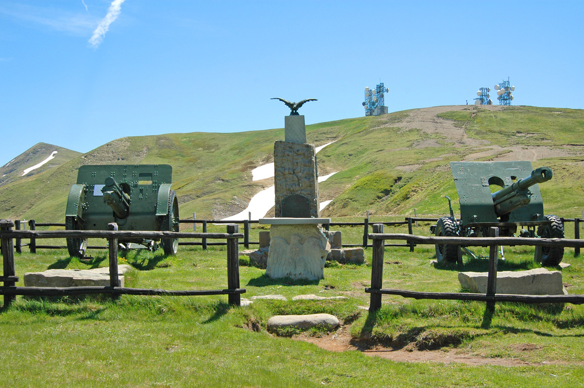Passo_di_Croce_Arcana_(MO)_Italy_-_panoramio
