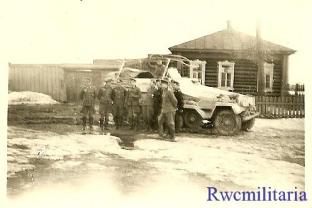 German SdKfz.251 Schützenpanzerwagen Command Hal