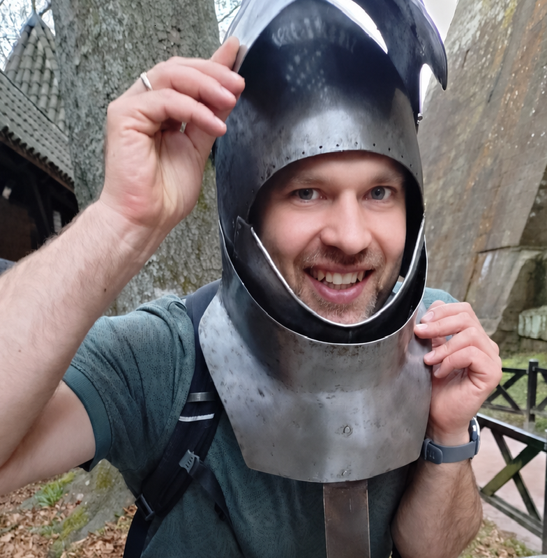 Hauke Bestmann in Ritterrüstung