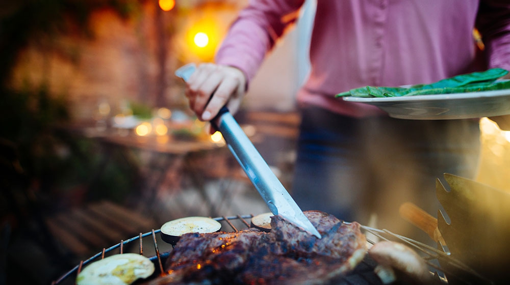 En Argentina, los denuncian por hacer carne asada a diario