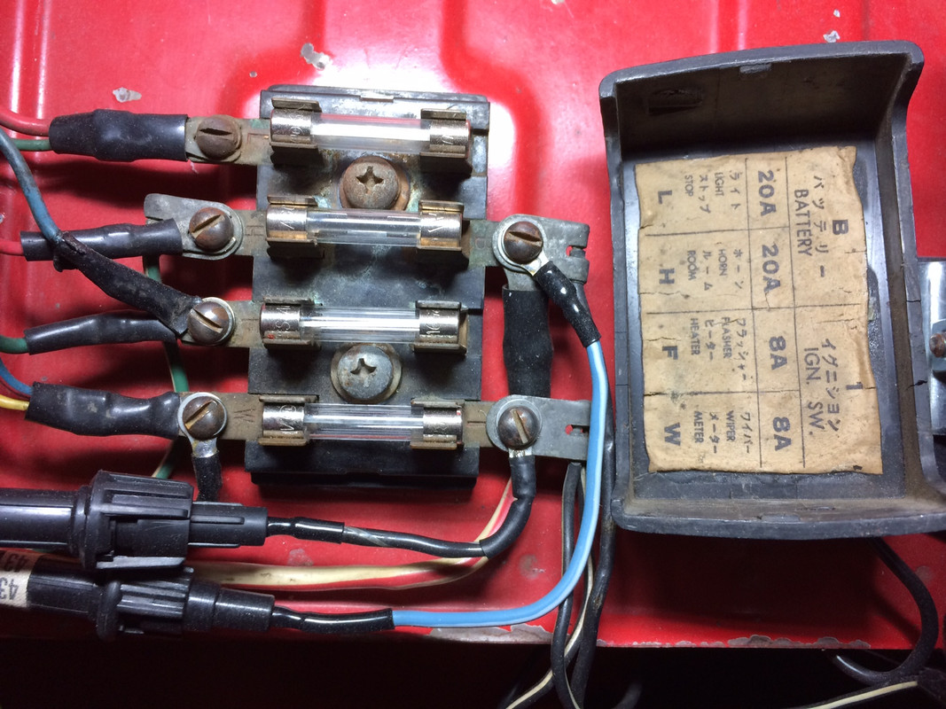 Fuse-Box-320-Pickup.jpg