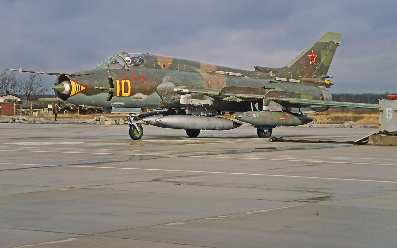 20 GvAPIB Su-17M4 10 yellow_38309 (3)