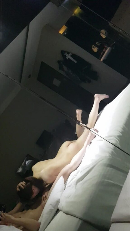 22년-딸롱도르-레전드-허리돌림녀.mp4_000204166-576x1024