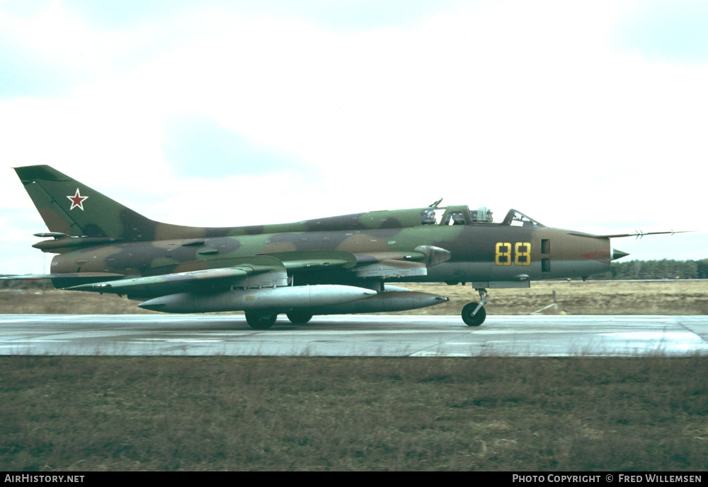20 GvAPIB Su-17UM3 88 yellow_17532365202 (10)_05.04.94