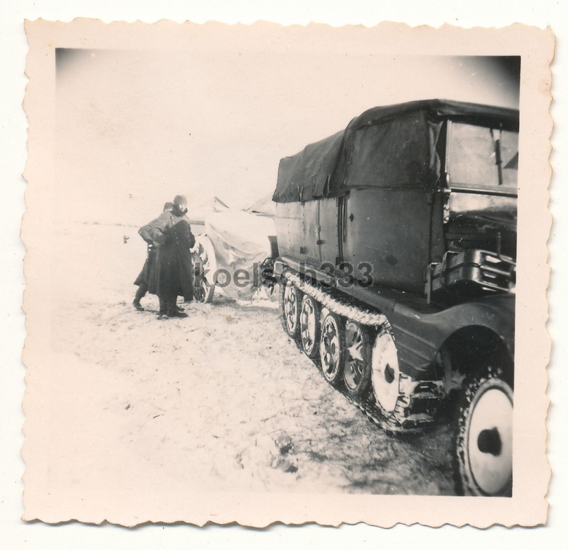 Foto Panzer Halbkette mit Artillerie Geschütz an