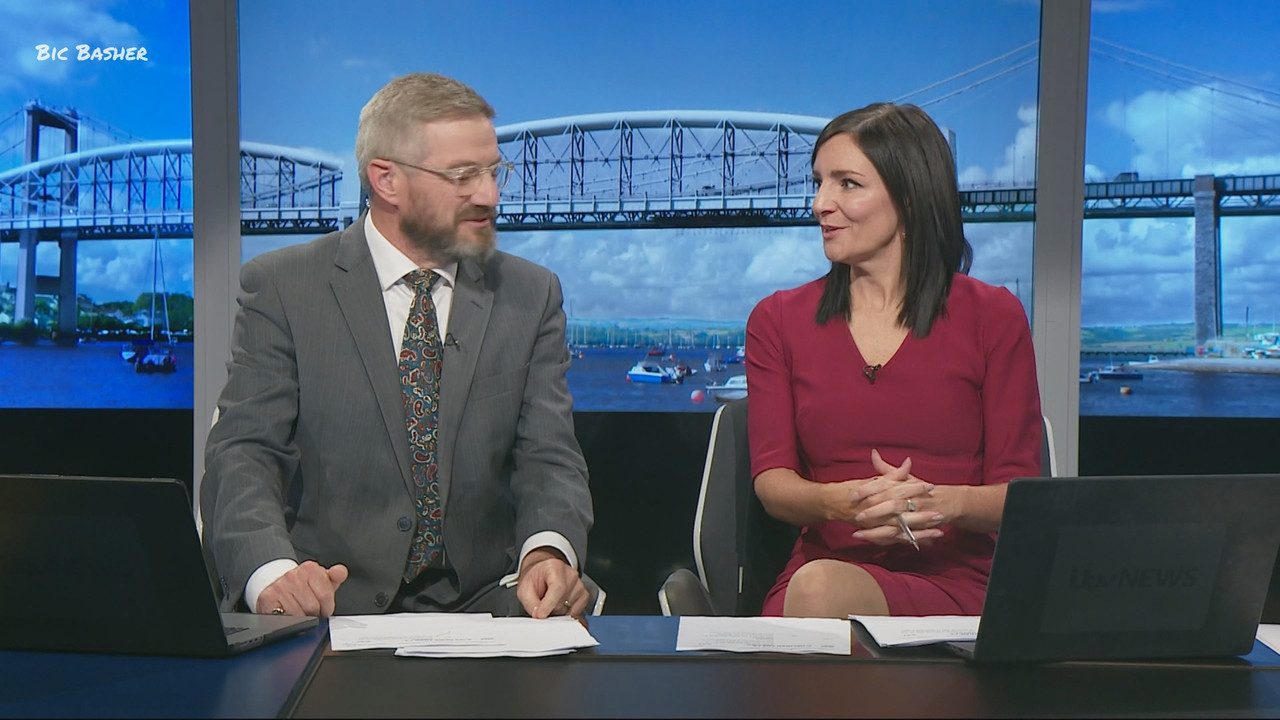 09.23 - 18.00.00 - ITV News West Country. Breaking news and current s....ts_snapshot_19.55.626