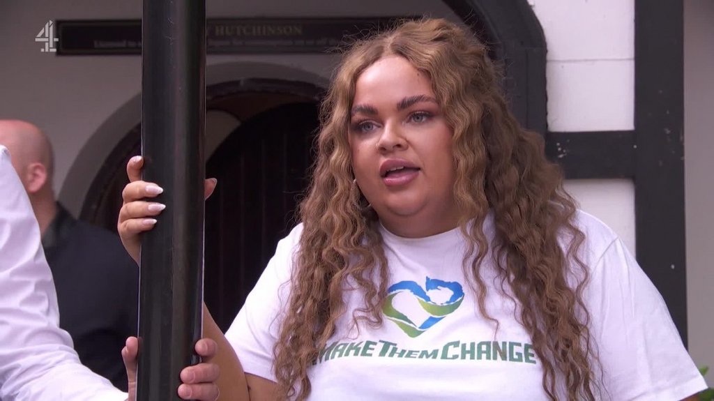 [Image: jflxaa00q7b7.jpg]