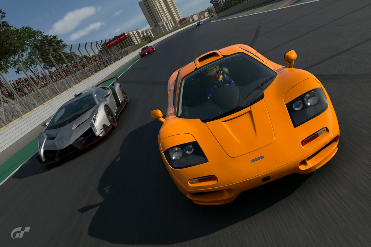 Aut-dromo-de-Interlagos.jpg