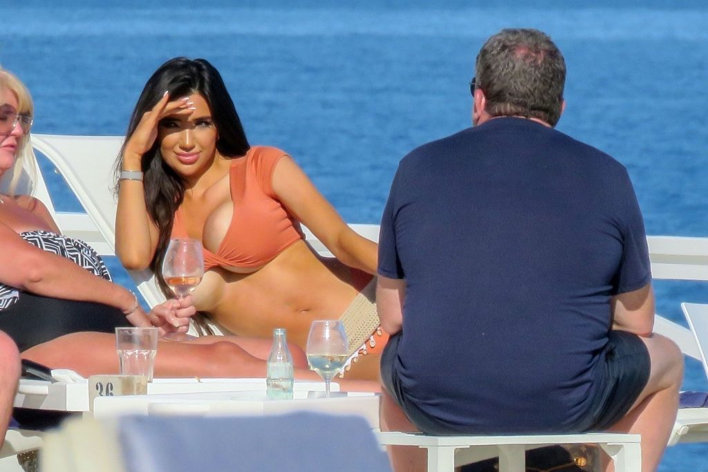 Chloe-Khan-upskirt-STARS-com-1024x683-27