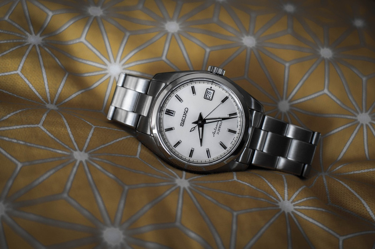 Feu de vos montres à cadran blanc ! - Page 19 Sarbhket-bh-3