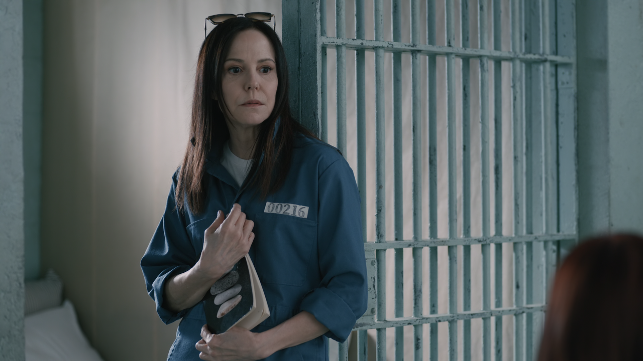 Elsbeth.S02E20.Ramen.Holiday.2160p.10bit.AMZN.WEB-DL.DDP5.1.HEVC-Vyndros.mkv_snapshot_20.20_[2025.05