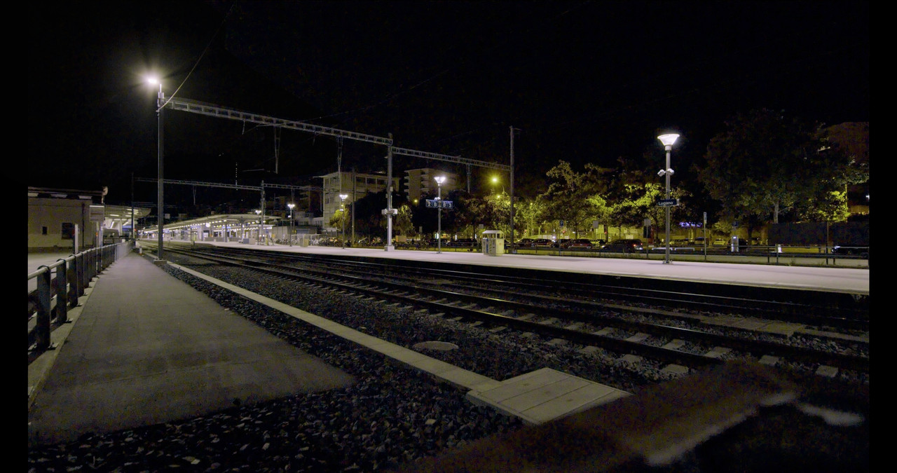 komodo-train-tracks-1-13-1.jpg