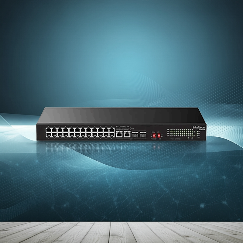 Switch Intelbras S1126F-PA em ambiente de rack, mostrando sua organização.