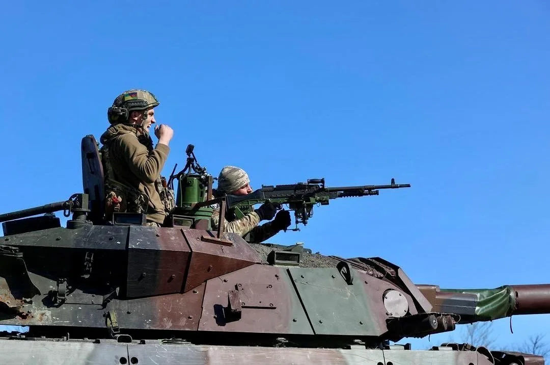 Materielss francais HS en Ukraine - Page 2 AMX-10-RC-fourni-par-la-France-en-service-en-Ukraine-avec-la-37e-brigade-de-marines-2