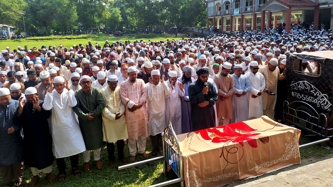 চির নিদ্রায় শায়িত সাংবাদিক সোহরাব হোসেন