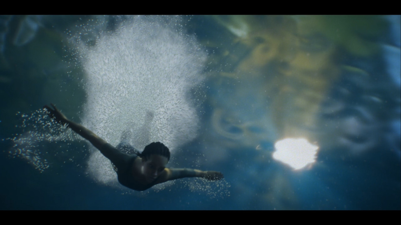 Kiss Me First S01E01 [1080p]