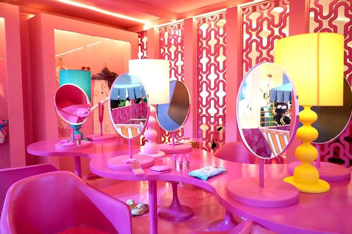 Taman bermain bertajuk Barbie Dream House resmi dibuka Neo Soho Mall Jakarta pada 7 Juli hingg 6 agustus 2023. Simak harga tiket dan syarat untuk berkunjung.
