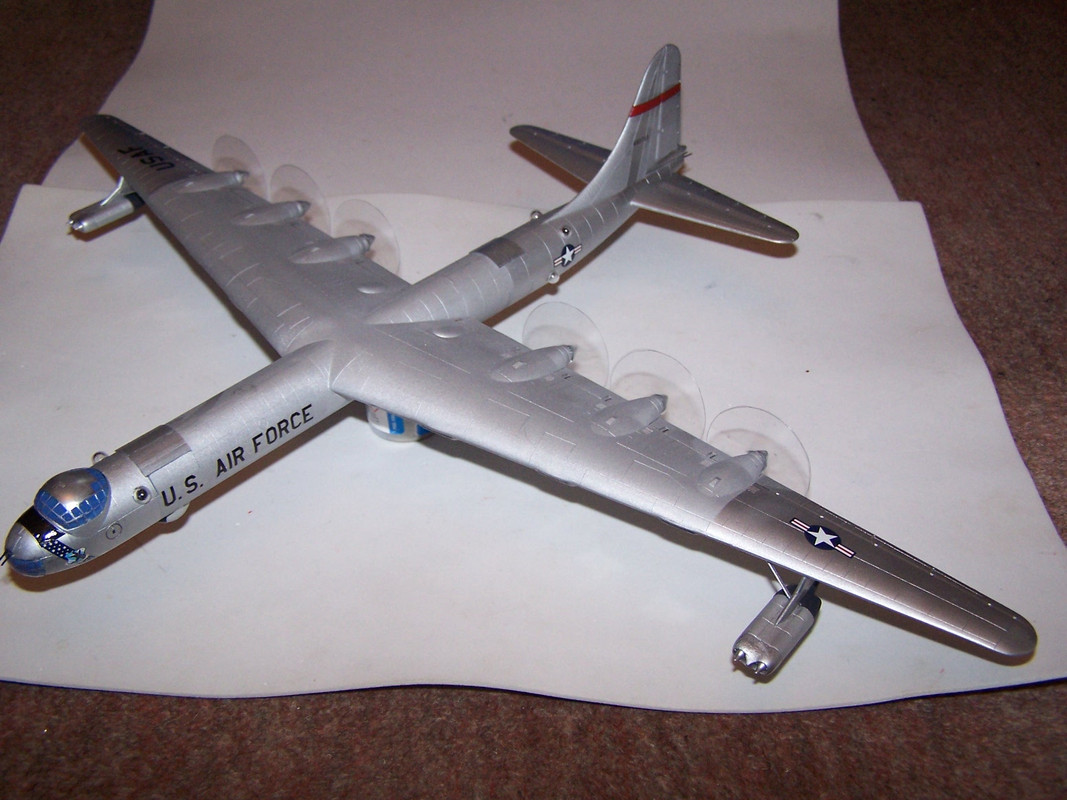 Hobbycraft 1/144 Convair B-36D Peacekeeper. Six turning and four 